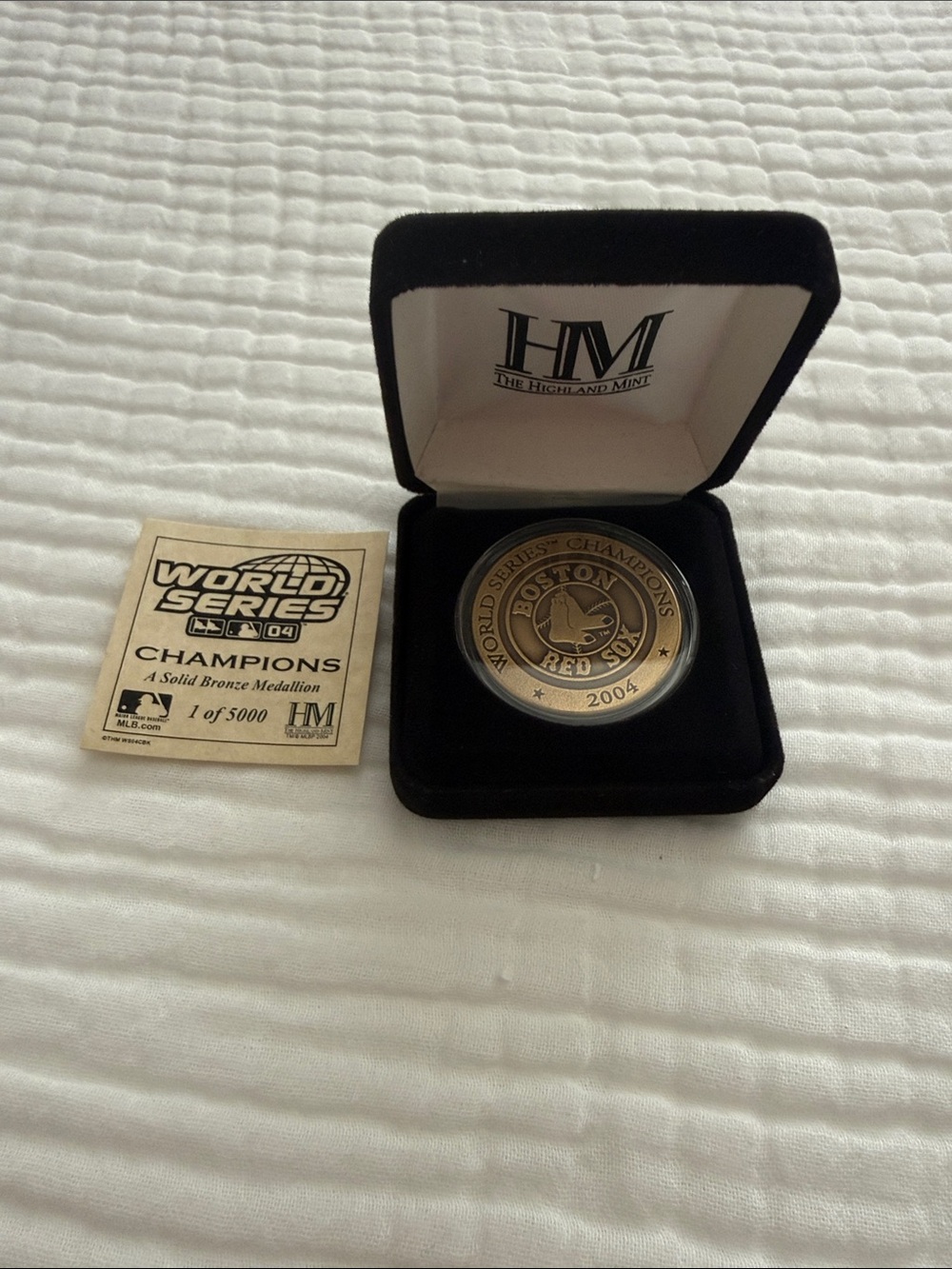 Black Velvet Presentation Case with Boston Red Sox Bronze Medallion (2004)